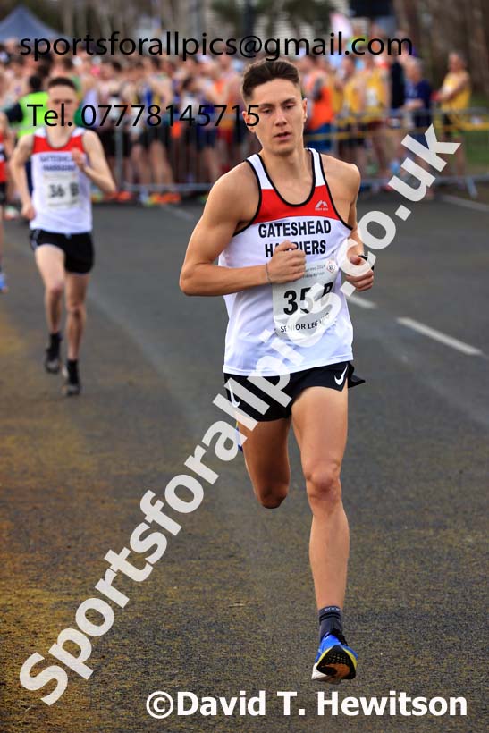 Senior mens 2024 Elswick Harriers Good Friday Relays, Newburn, Newcastle Upon Tyne  Photo: David T. Hewitson/Sports for All Pics